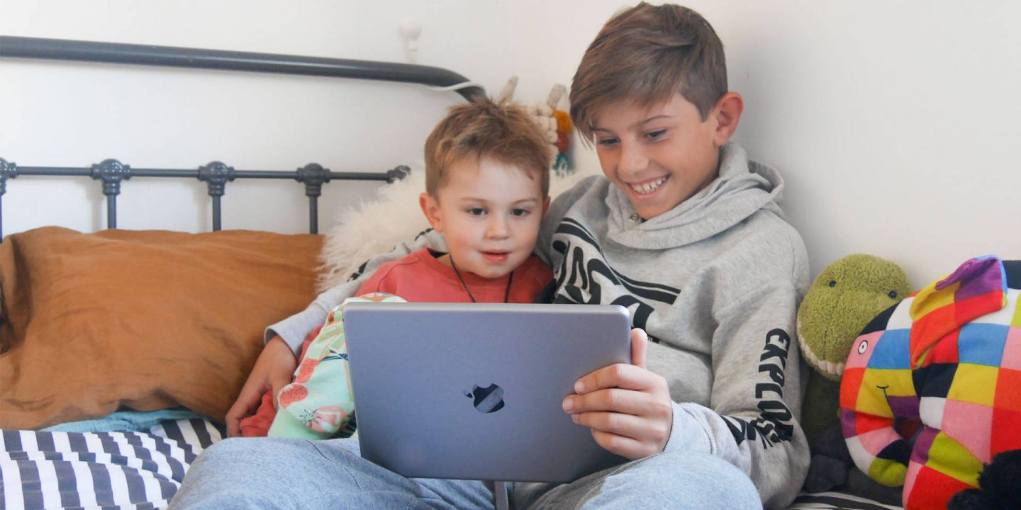 How to Keep Kids Safe Online – Home & Away with F-Secure TOTAL {Sponsored}